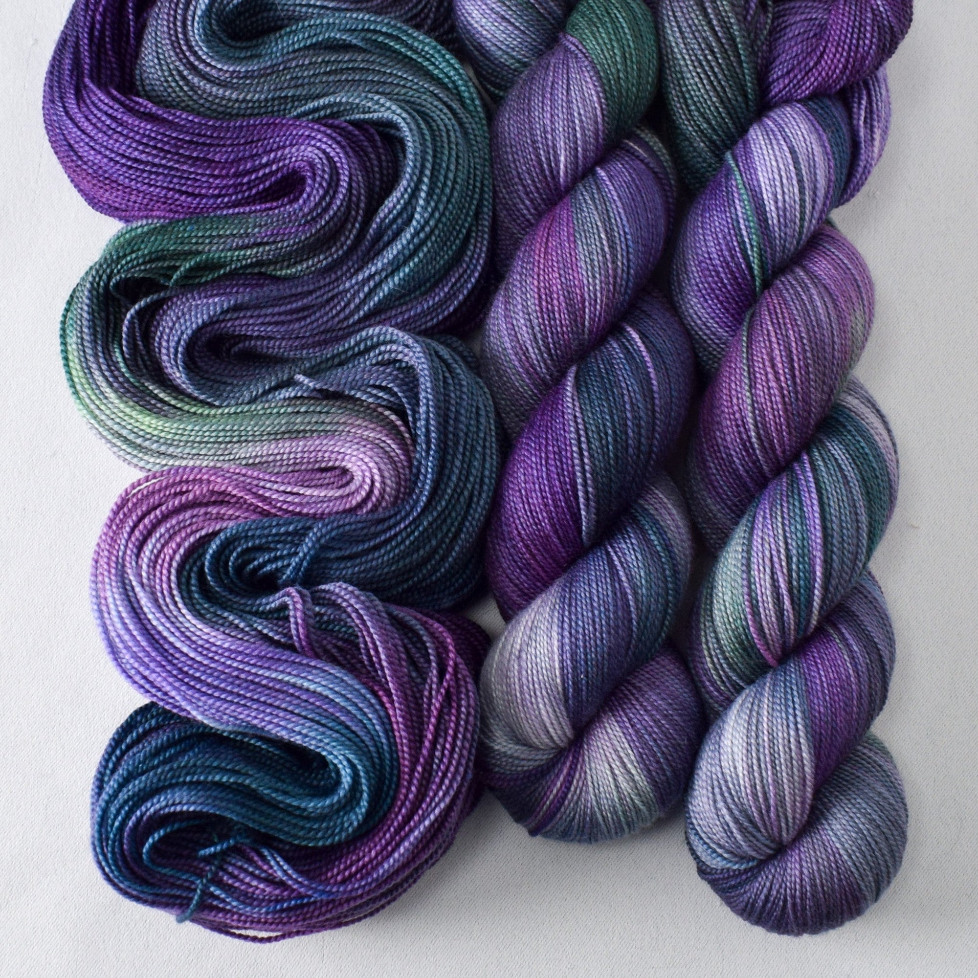 Iris Jubilee - Miss Babs Avon yarn
