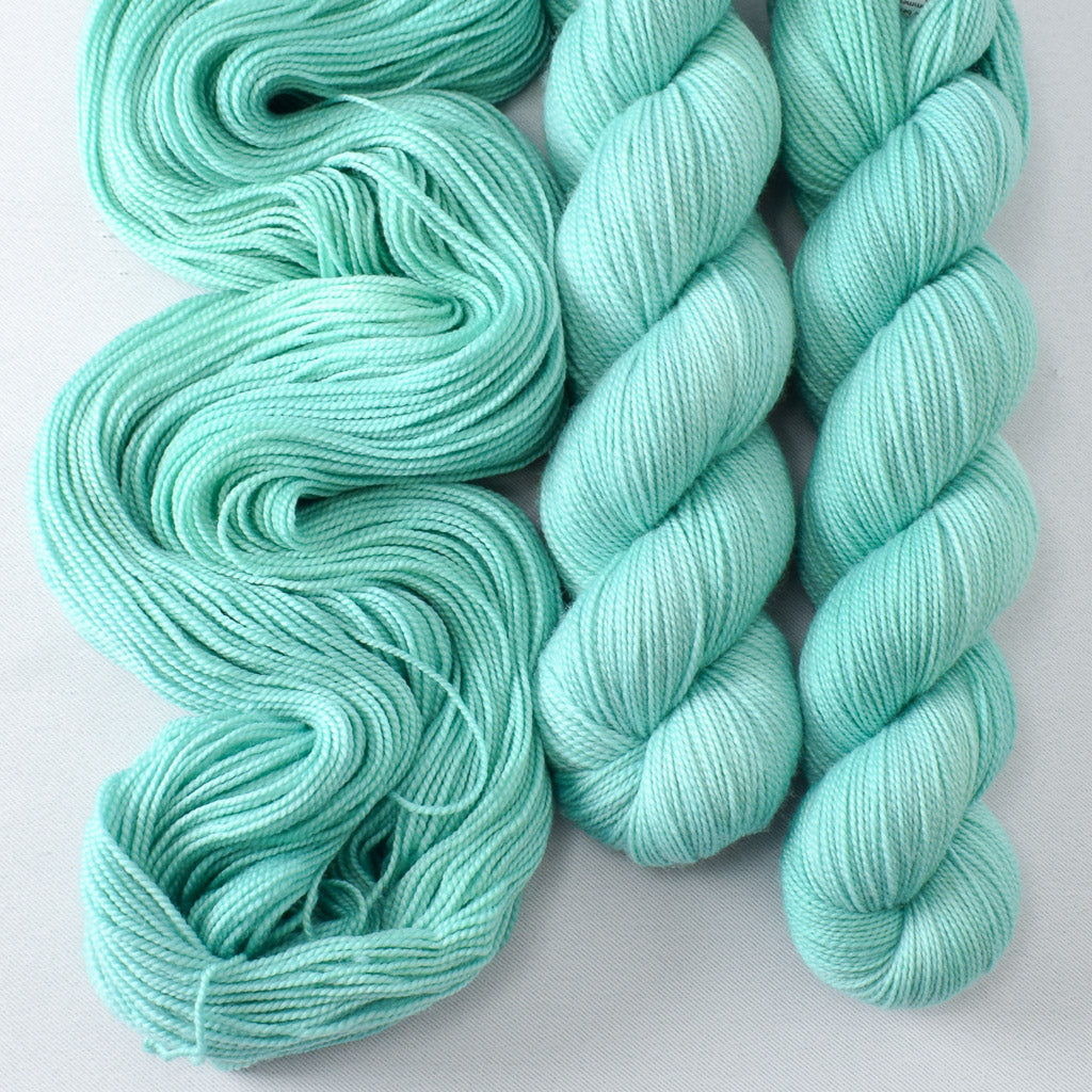 Nine Lives - Miss Babs Yummy 2-Ply superwash Merino wool yarn