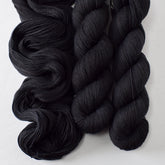 Obsidian - Miss Babs Putnam yarn