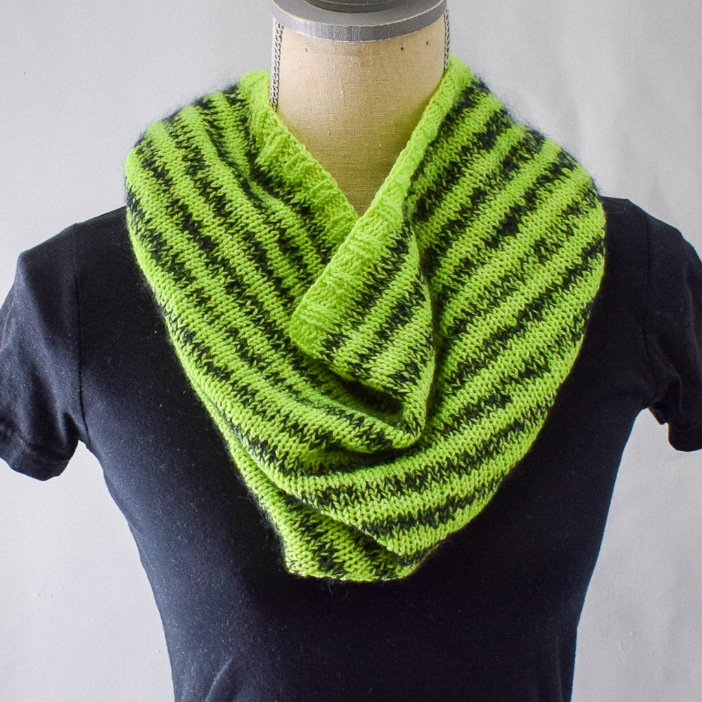 Plush Stripes Cowl - PDF Knitting Pattern