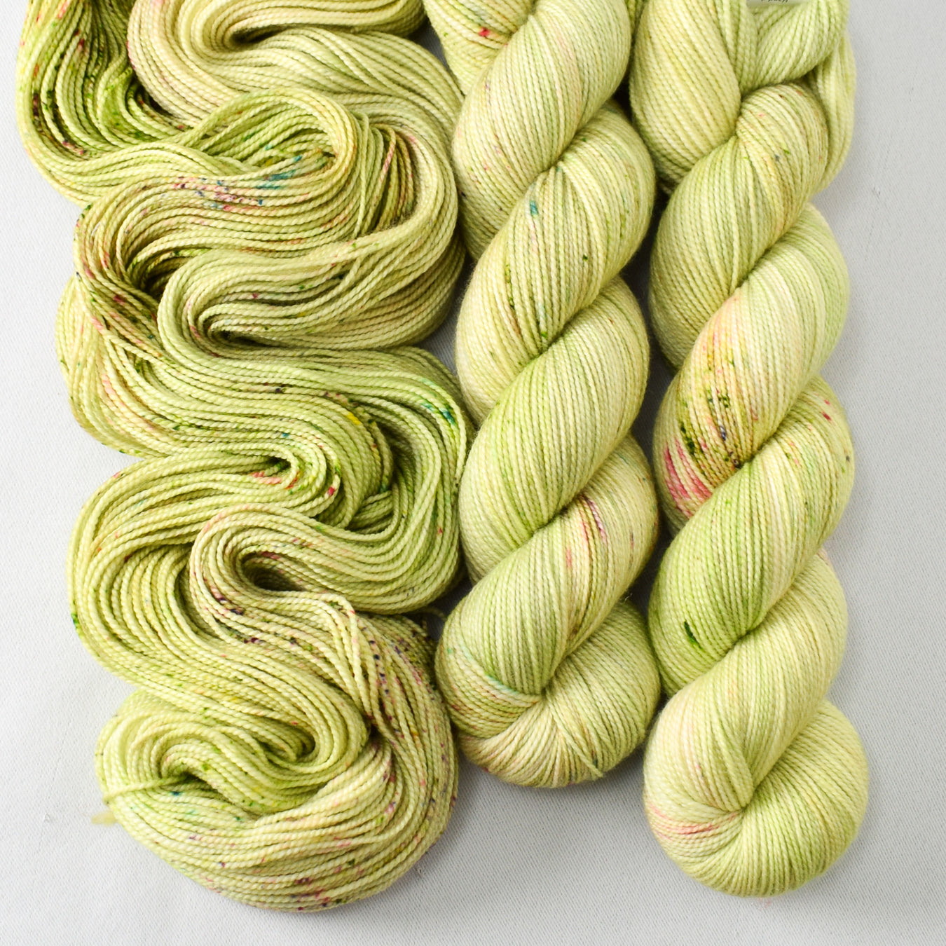 Wandflower - Miss Babs Yummy 2-Ply superwash Merino wool yarn