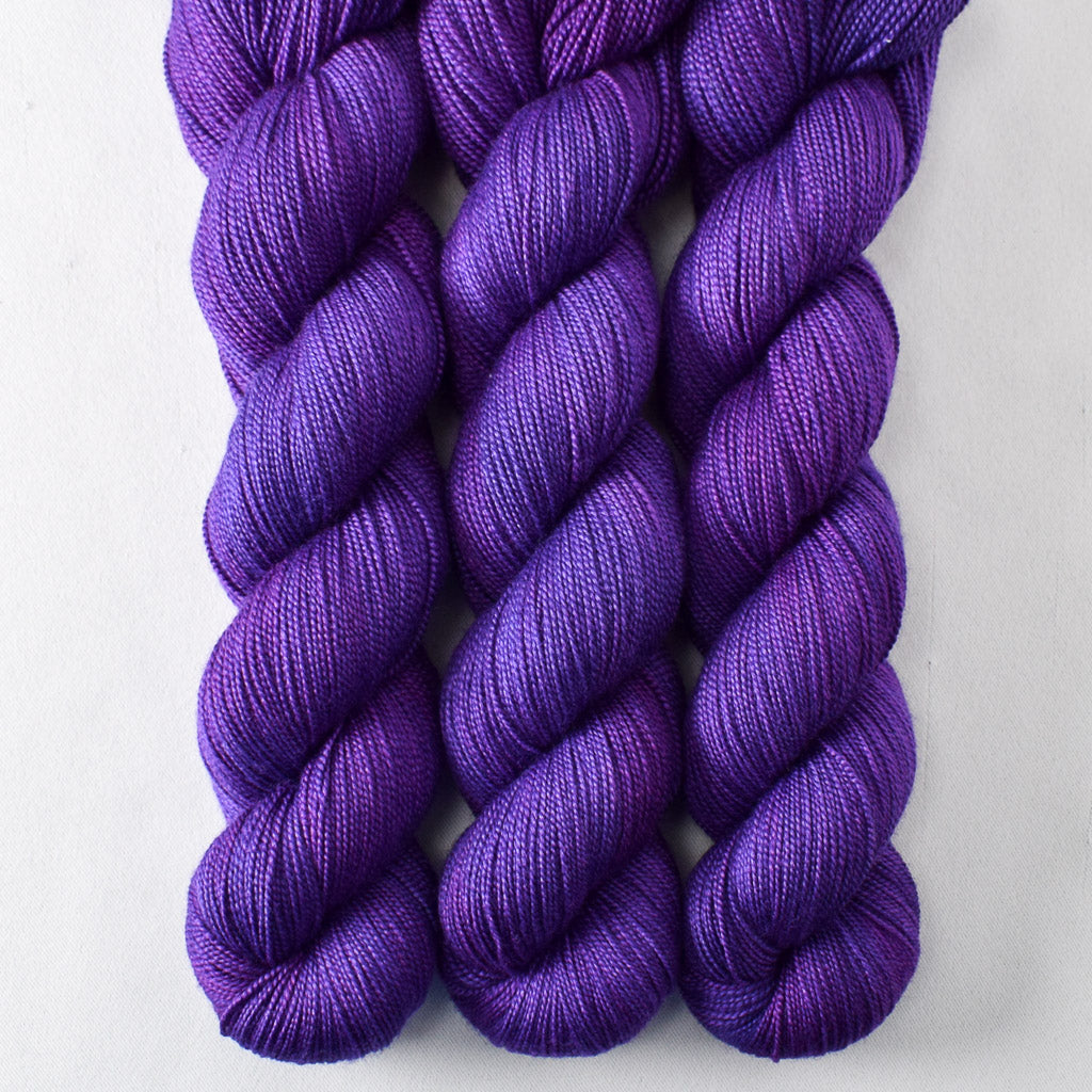 Amethyst - Miss Babs Avon yarn
