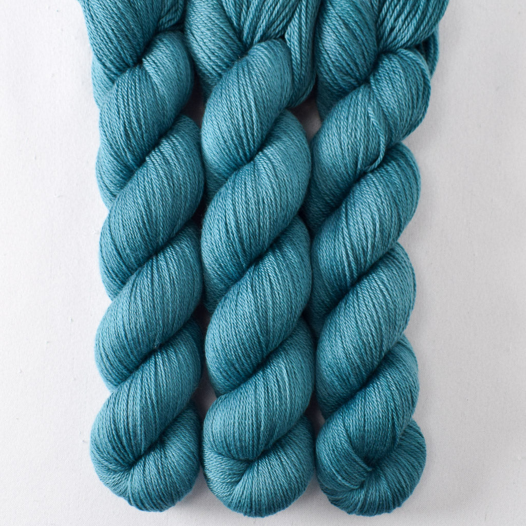 Aquarius - Miss Babs Caroline yarn