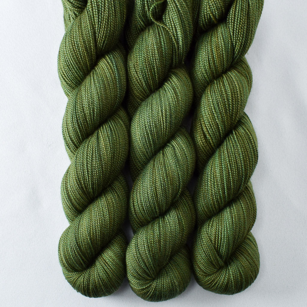 Beanstalk - Miss Babs Avon yarn