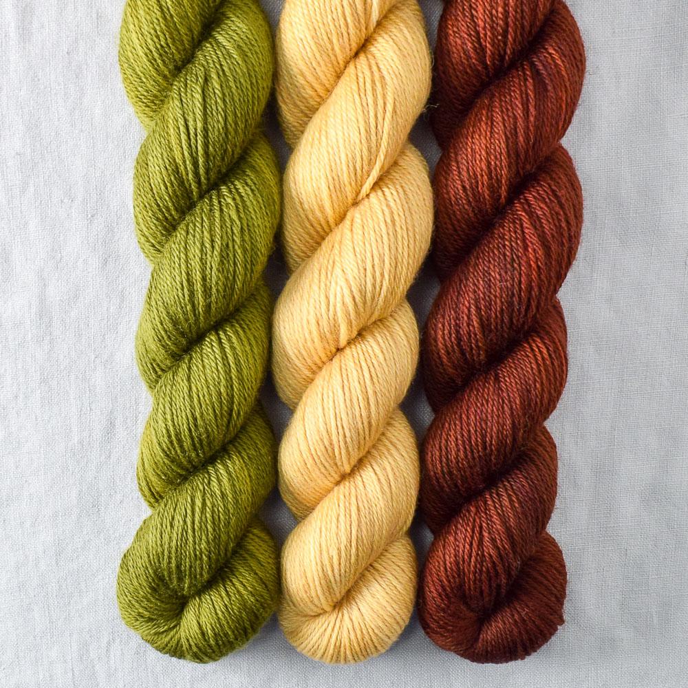 Billy Button, Moss, Russet - Miss Babs Yowza Mini Trio