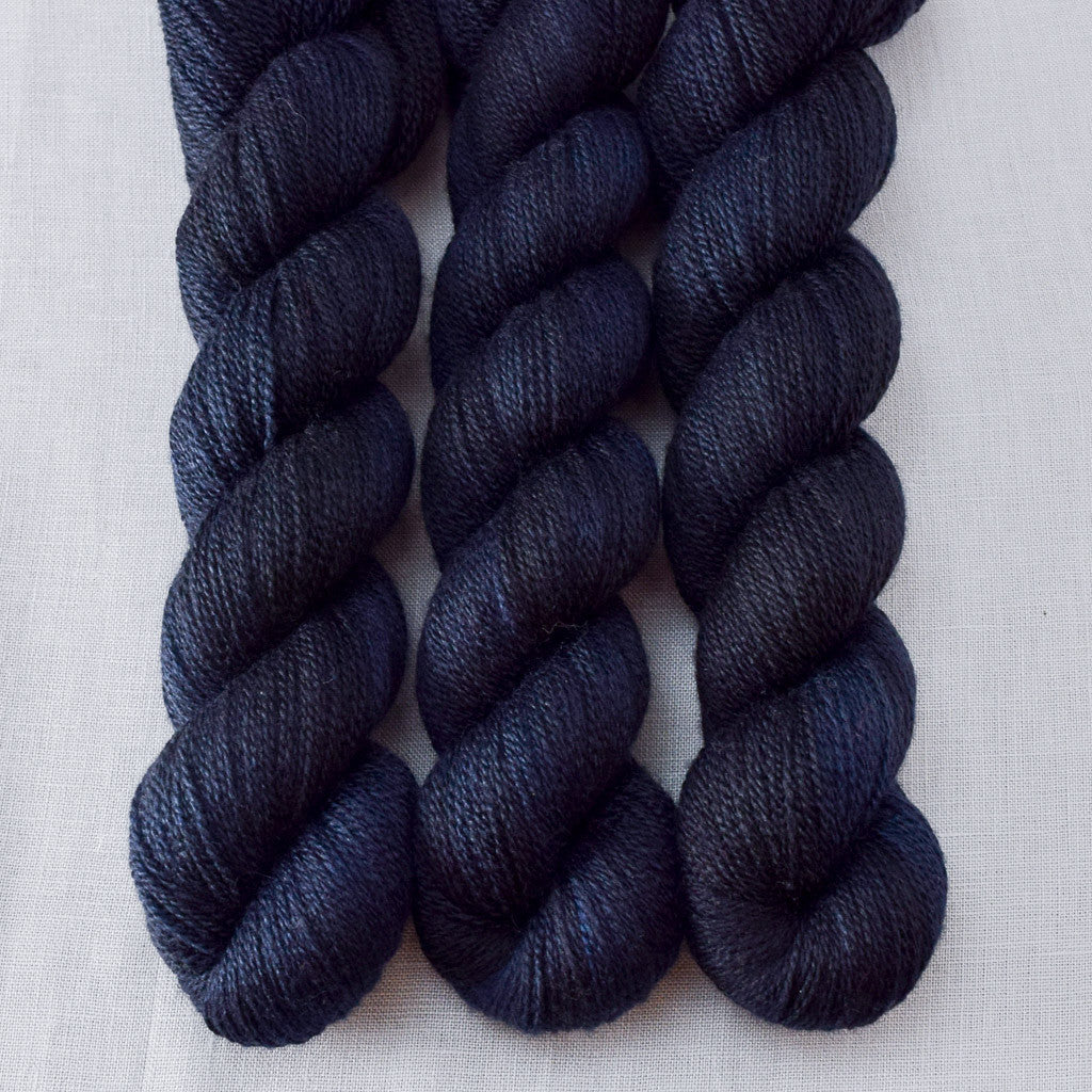 Blackbird - Miss Babs Yet yarn