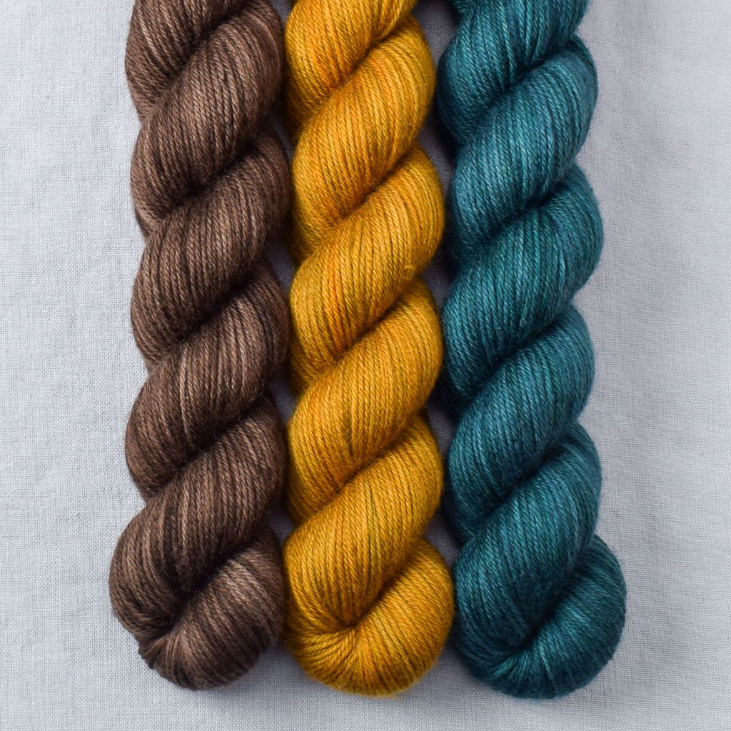 Blackwatch, Bruin, Old Gold - Miss Babs Yowza Mini Trio