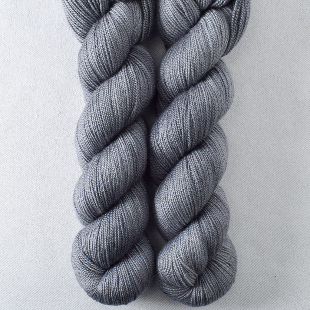 Catbird - Miss Babs Avon yarn