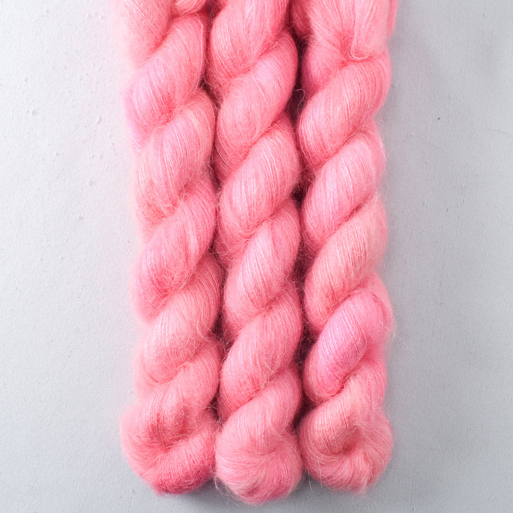 Cat's Meow - Miss Babs Moonglow yarn