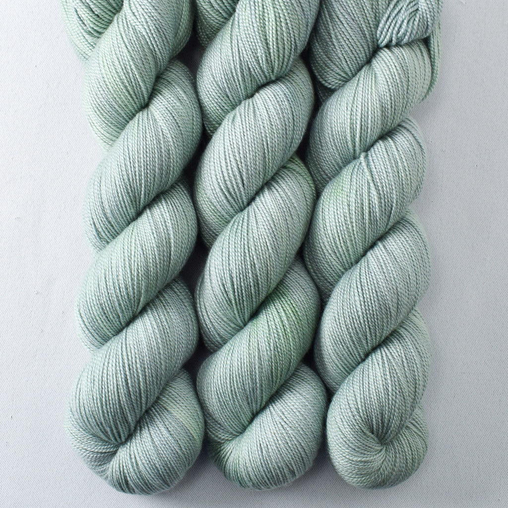 Coconut Bay - Miss Babs Avon yarn