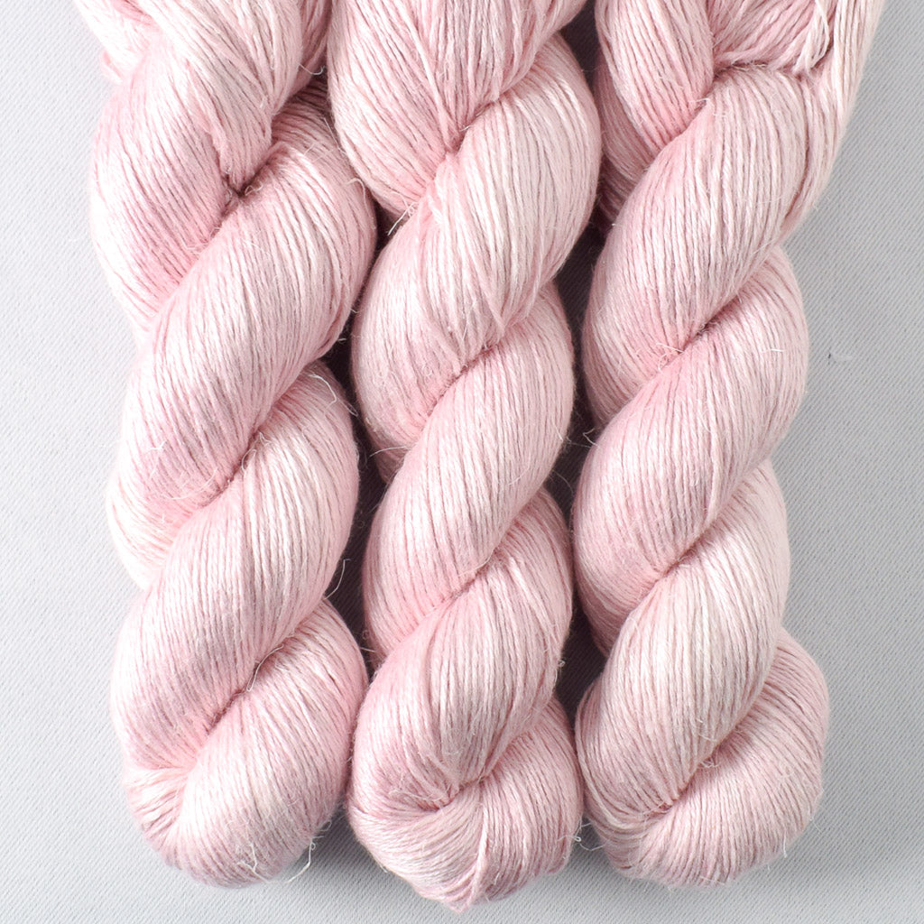 Cosmopolitan - Miss Babs Damask yarn