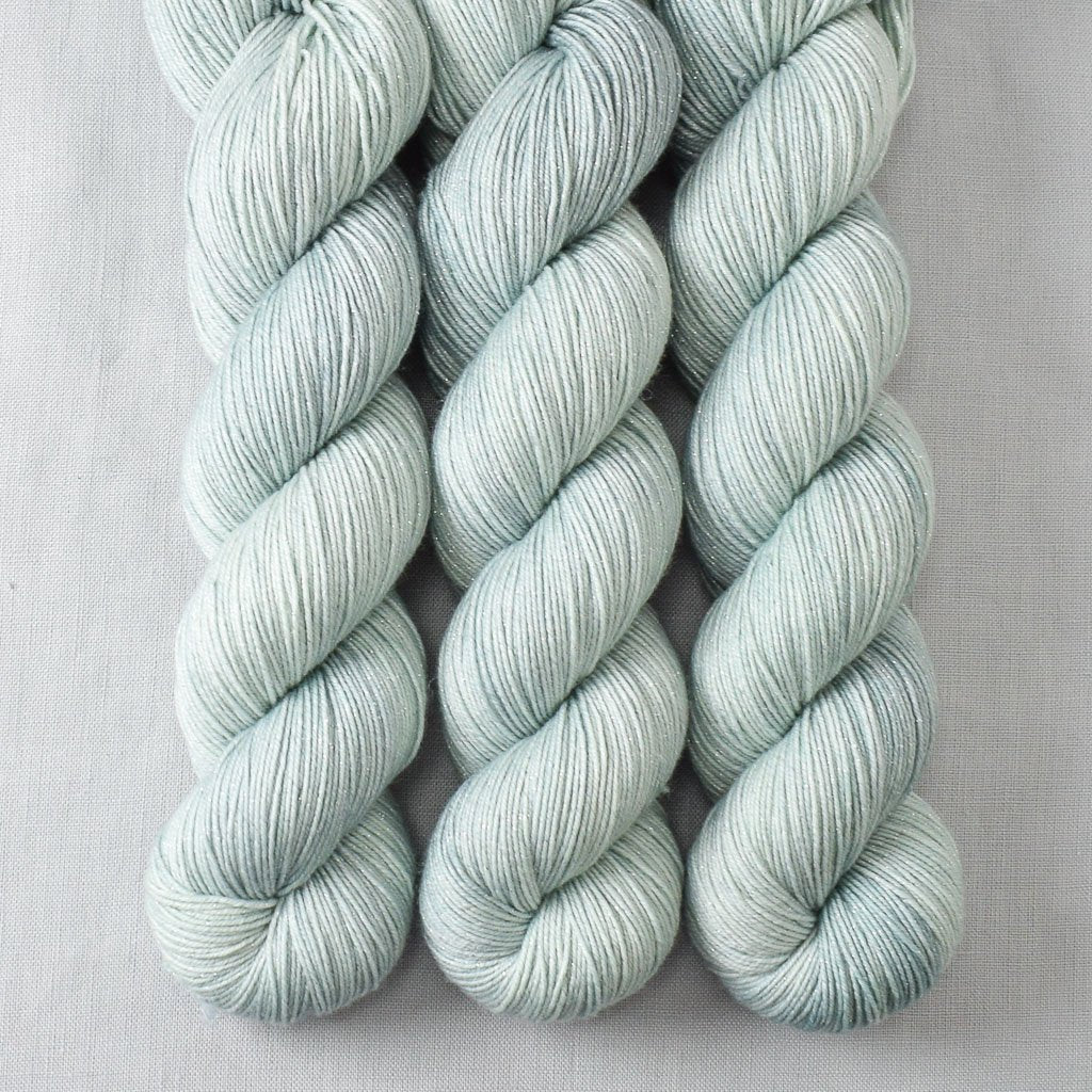 Coventry - Miss Babs Estrellita yarn