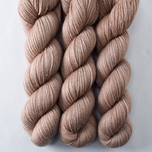 Dark Parchment - Miss Babs Killington 350 yarn