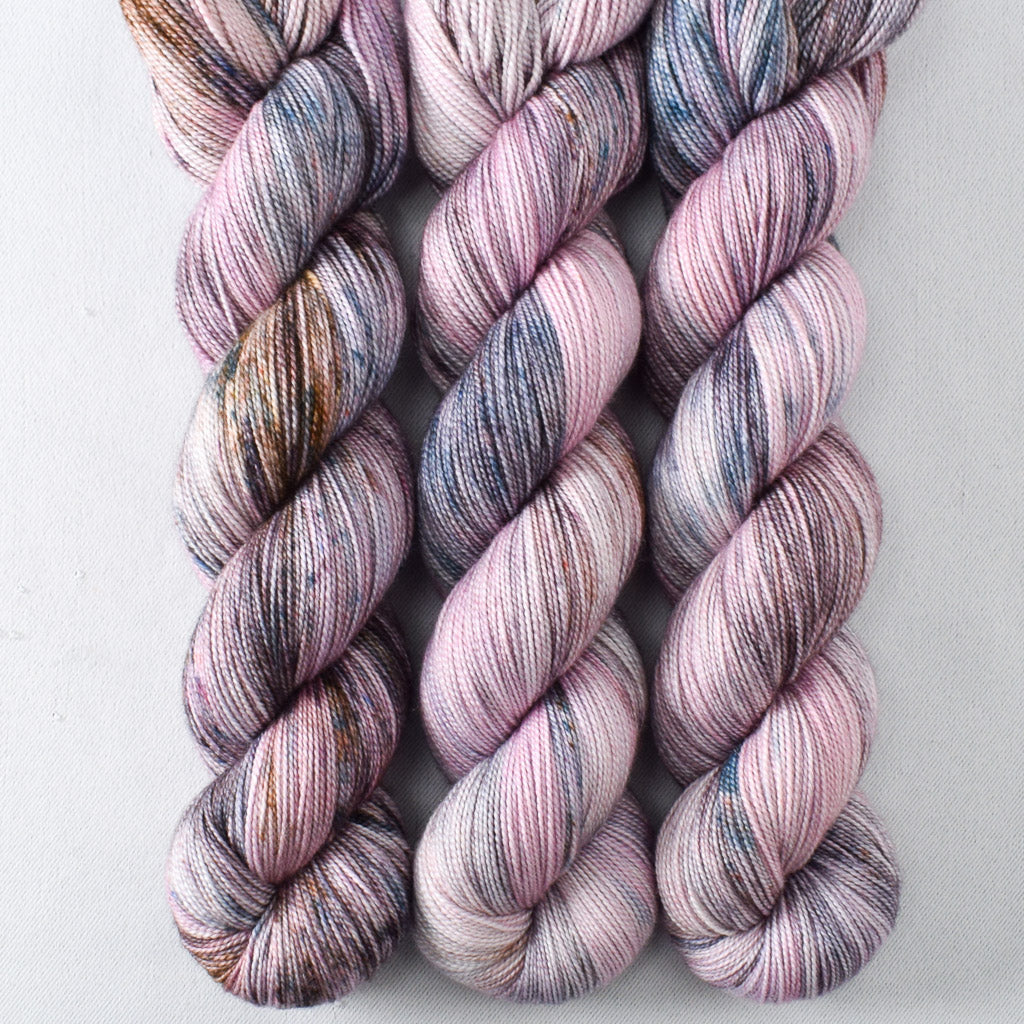 Do Si Do - Miss Babs Avon yarn