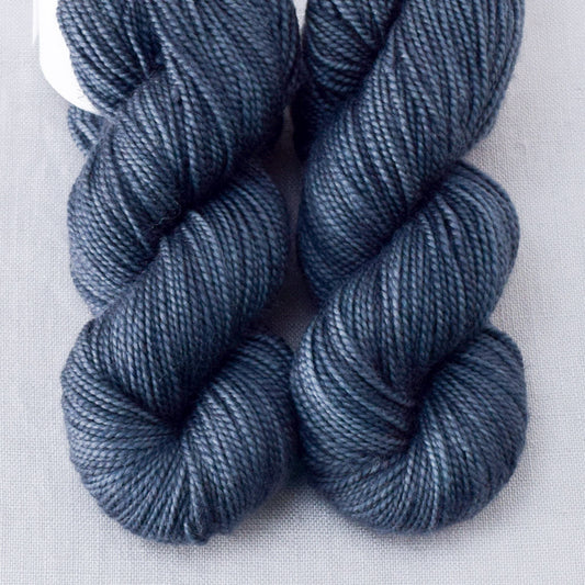 Dubhe - Miss Babs 2-Ply Toes yarn