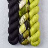 Ebony, Ghoulish, Uberraschung - Miss Babs Yowza Mini Trio