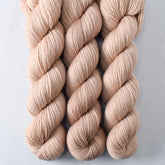 En Pointe - Miss Babs Yummy 2-Ply superwash Merino wool yarn