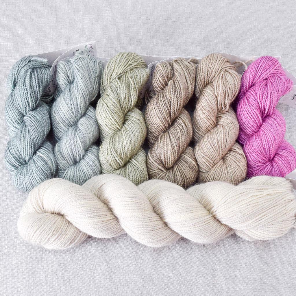 Eucalyptus Gradient Set and White Peppercorn Yummy 2-Ply - Shawl Set