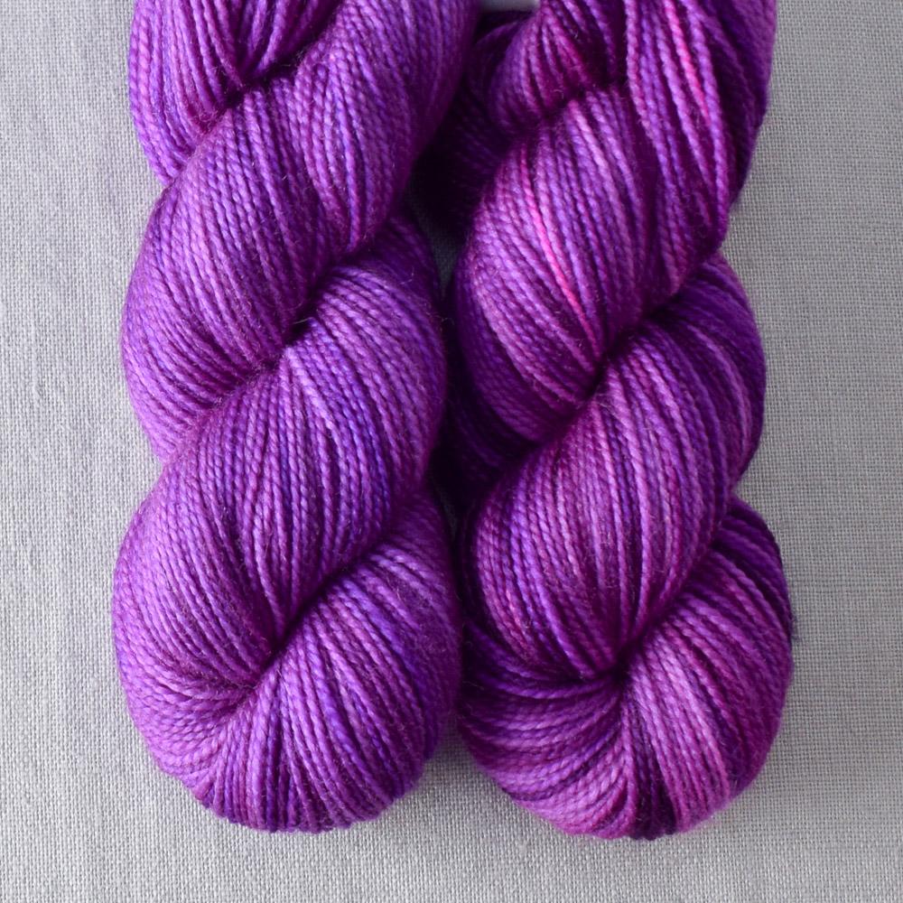 Impatiens - Miss Babs Yummy 2-Ply Toes superwash Merino wool yarn