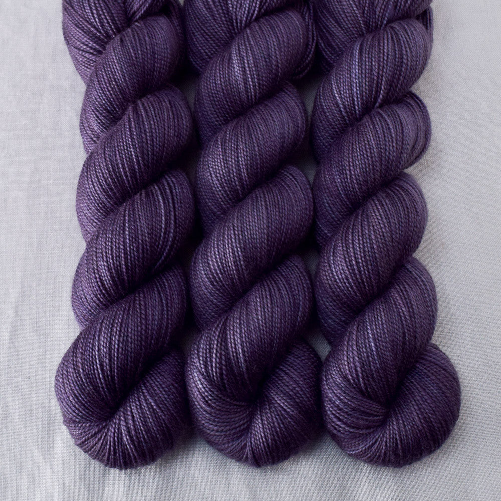 Isot - Miss Babs Yummy 2-Ply superwash Merino wool yarn