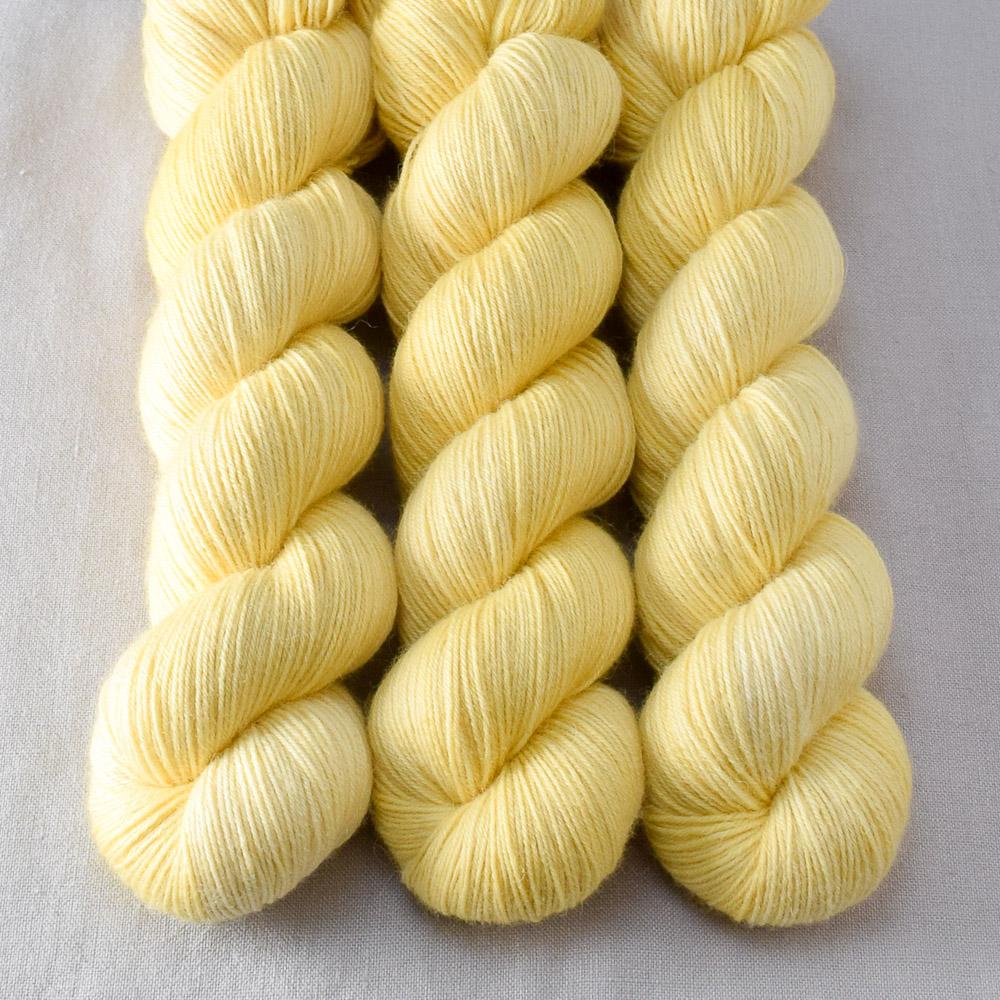 Jonquil - Miss Babs Katahdin 437 yarn