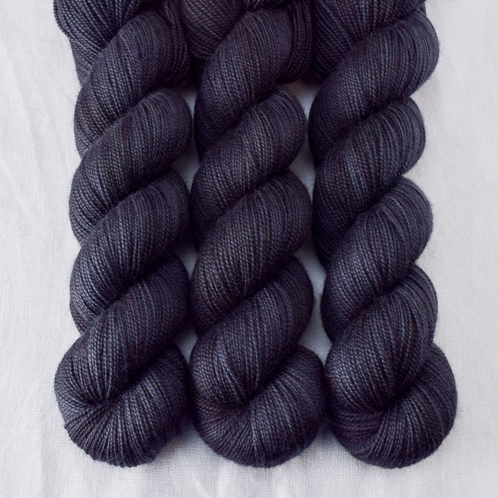 Justice - Miss Babs Yummy 2-Ply superwash Merino wool yarn