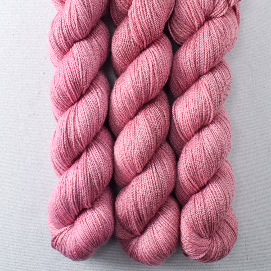 Macaroons - Miss Babs Caroline yarn
