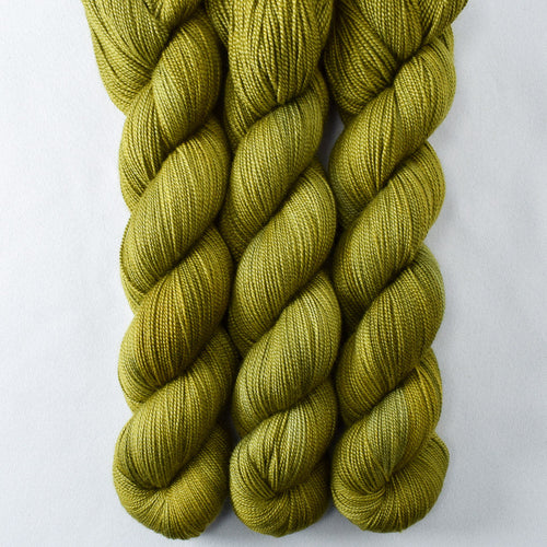 Moss - Miss Babs Avon yarn