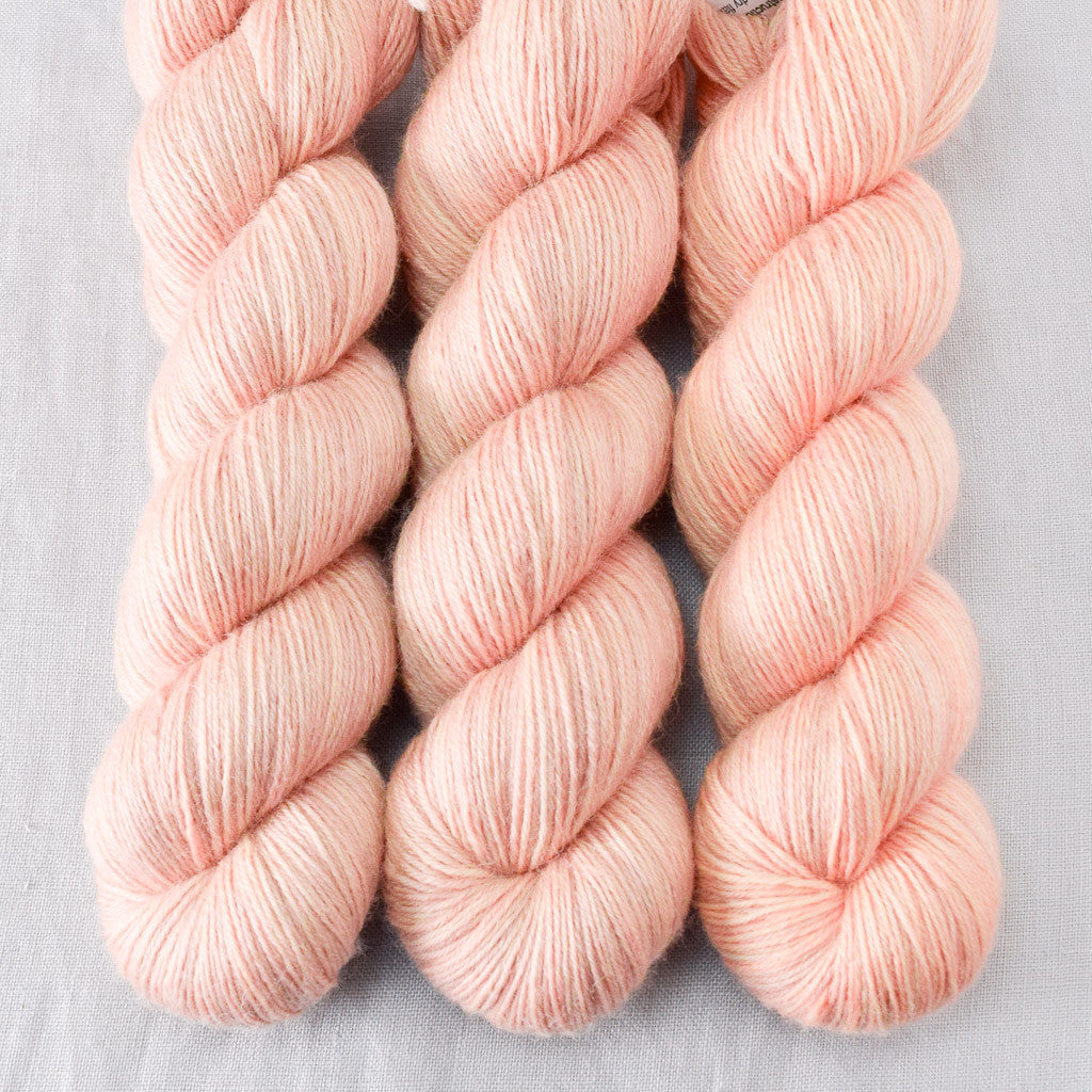 Muslin - Miss Babs Katahdin 437 Yarn