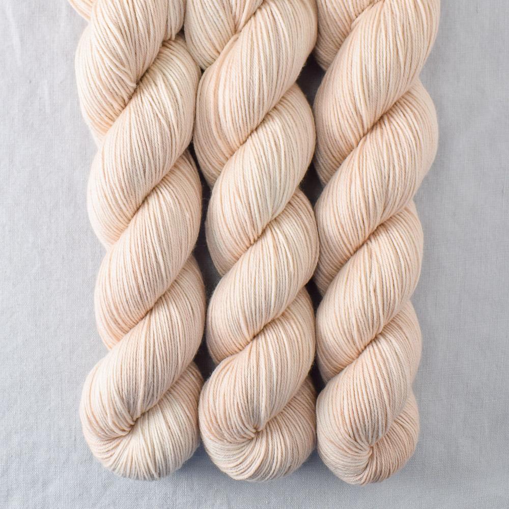 Muslin - Miss Babs Putnam yarn