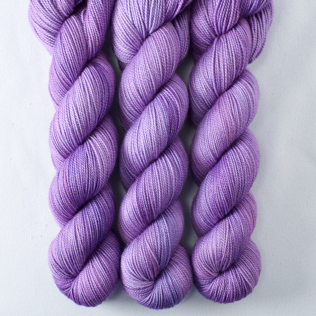 Neige - Miss Babs Yummy 2-Ply superwash Merino wool yarn