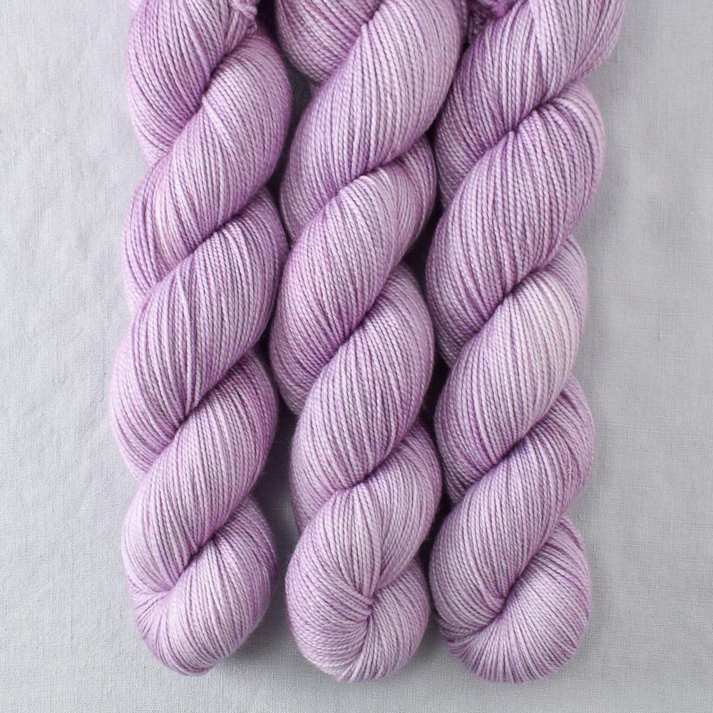 Nieve - Miss Babs Yummy 2-Ply yarn