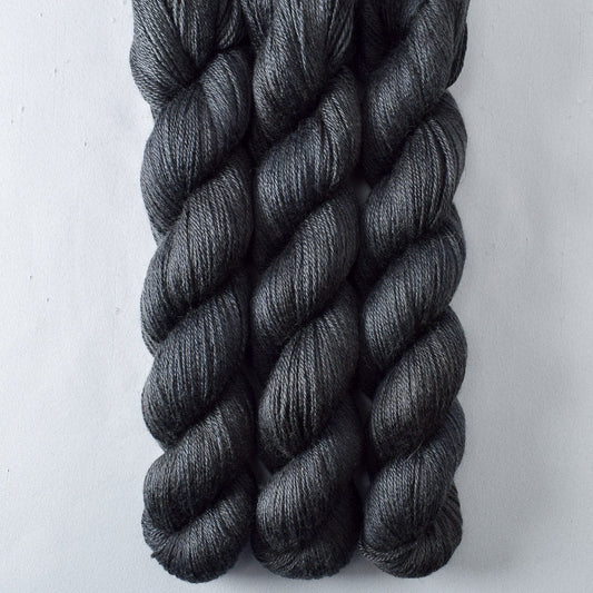 Obsidian - Miss Babs Holston yarn