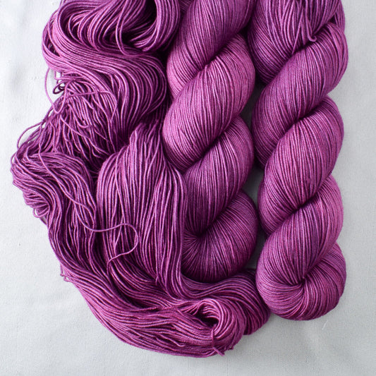 On the Brink - Miss Babs Keira yarn