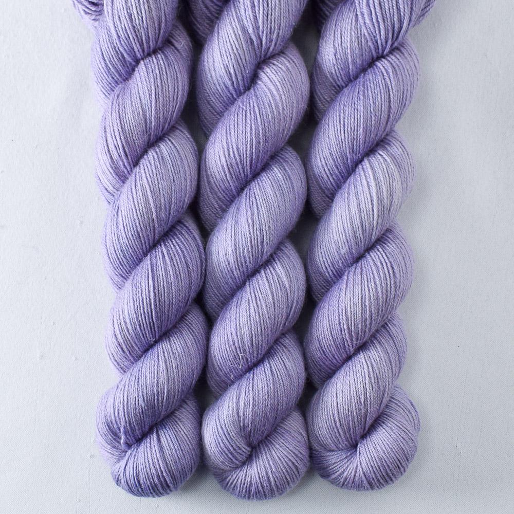 Orchid - Miss Babs Katahdin 437 yarn