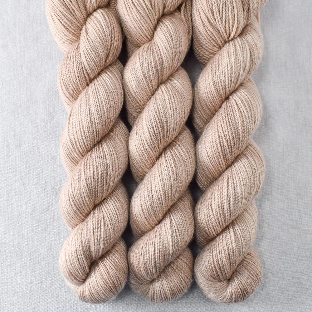 Parchment - Miss Babs Caroline merino-cashmere-nylon yarn