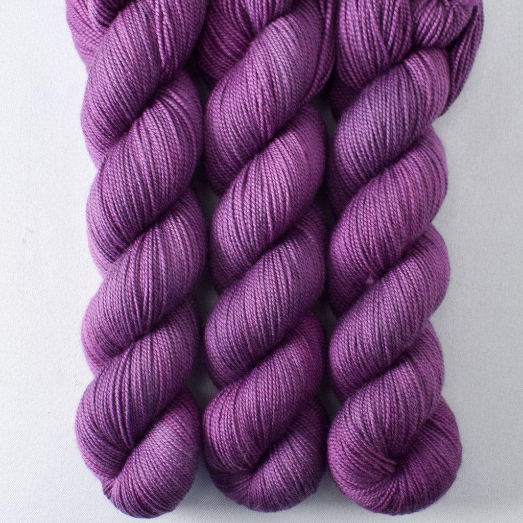 Pendulum - Miss Babs Yummy 2-Ply yarn