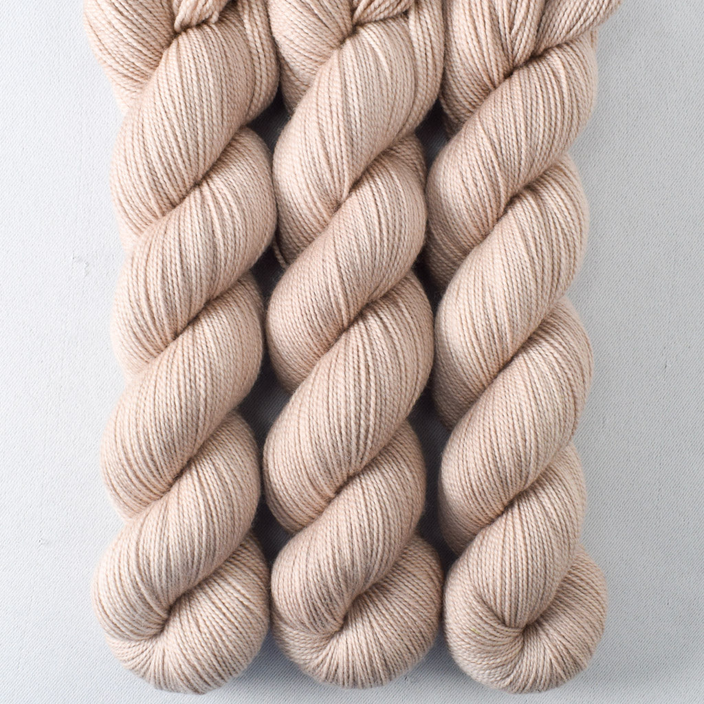 Perfect Greige - Miss Babs Yummy 2-Ply yarn