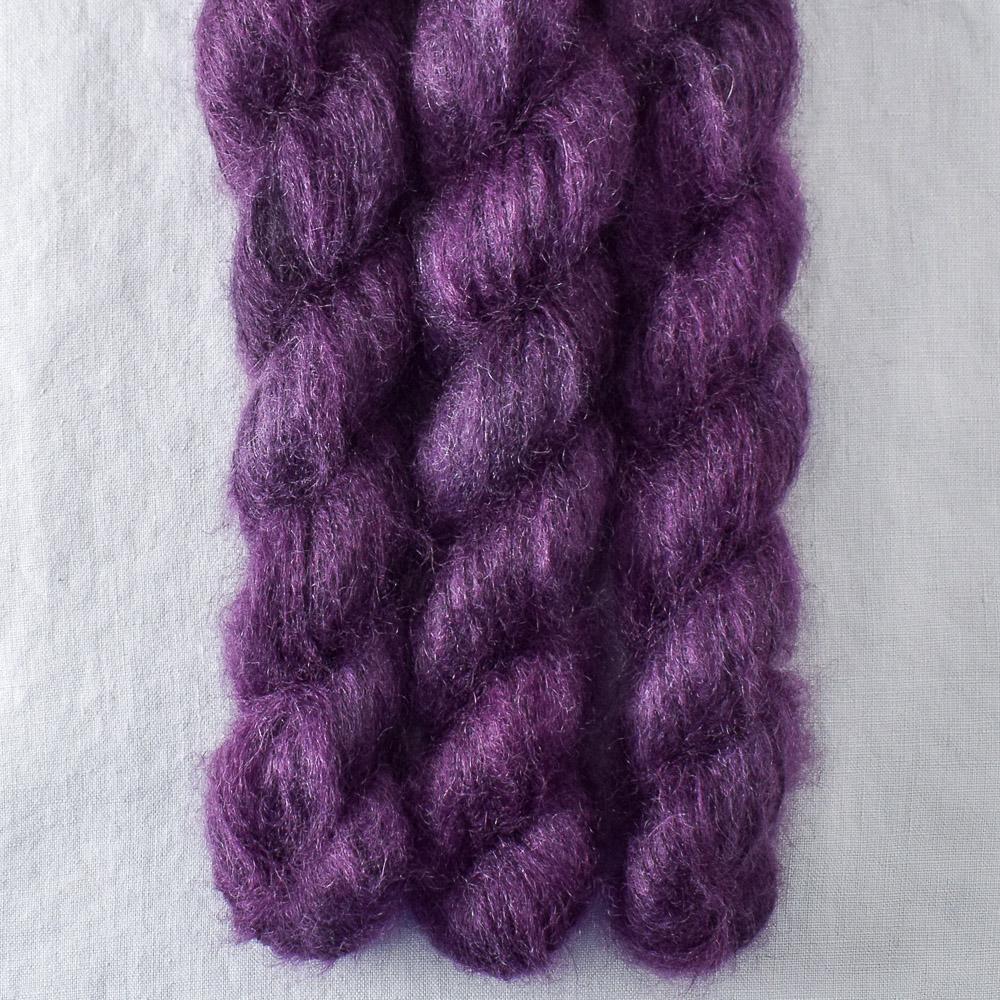 Sagrada - Miss Babs Moonglow yarn