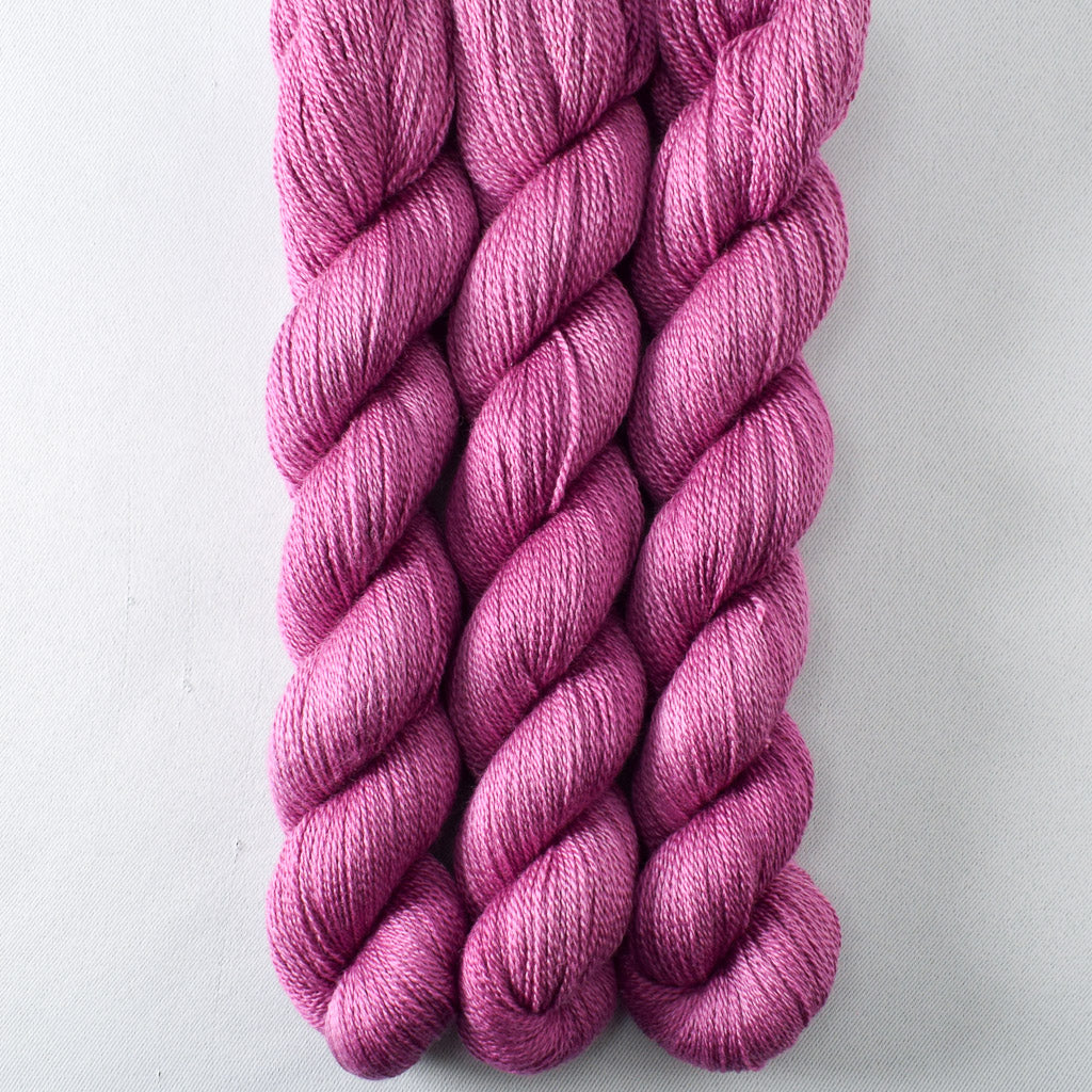 Sanderiana - Miss Babs Yet yarn