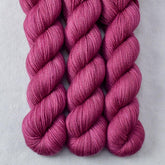 Shiso - Miss Babs Yummy 2-Ply superwash Merino wool yarn