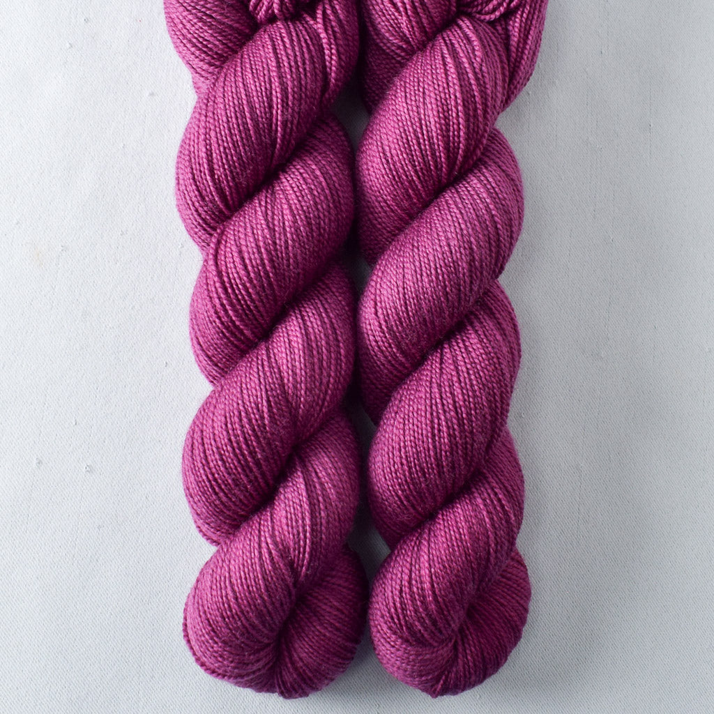 Sunvillea - Miss Babs Yummy 2-Ply superwash Merino wool yarn