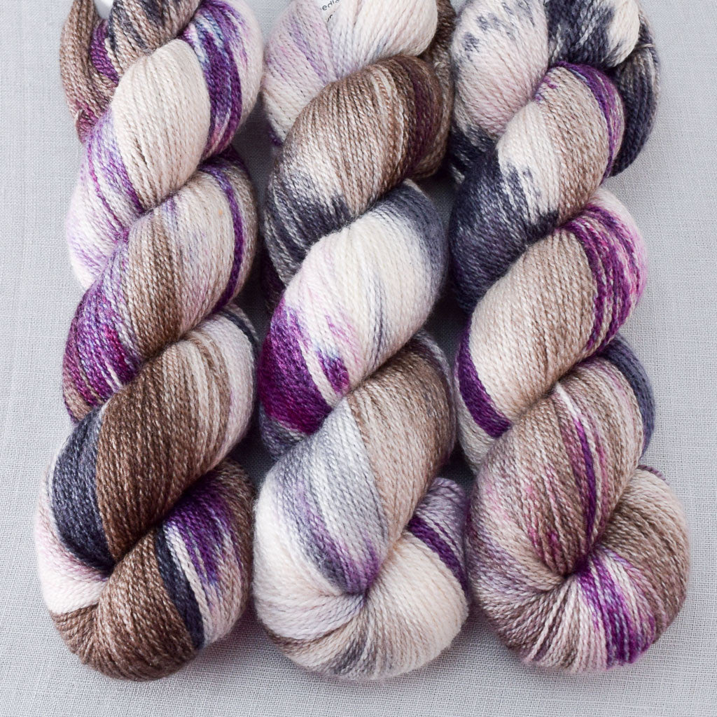 Surpriza - Miss Babs Yet yarn