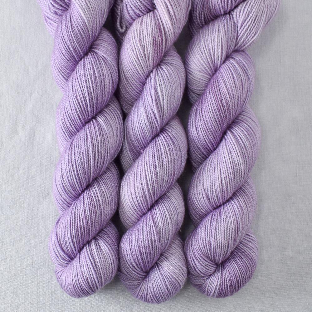 Theluj - Miss Babs Yummy 2-Ply superwash Merino wool yarn