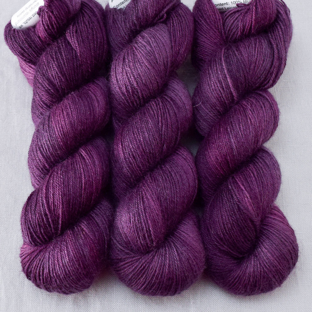 Tulipa - Miss Babs Katahdin 437 superwash BFL wool yarn