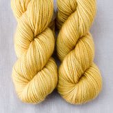 Umi Tongue - Miss Babs Yummy 2-Ply Toes superwash Merino wool yarn