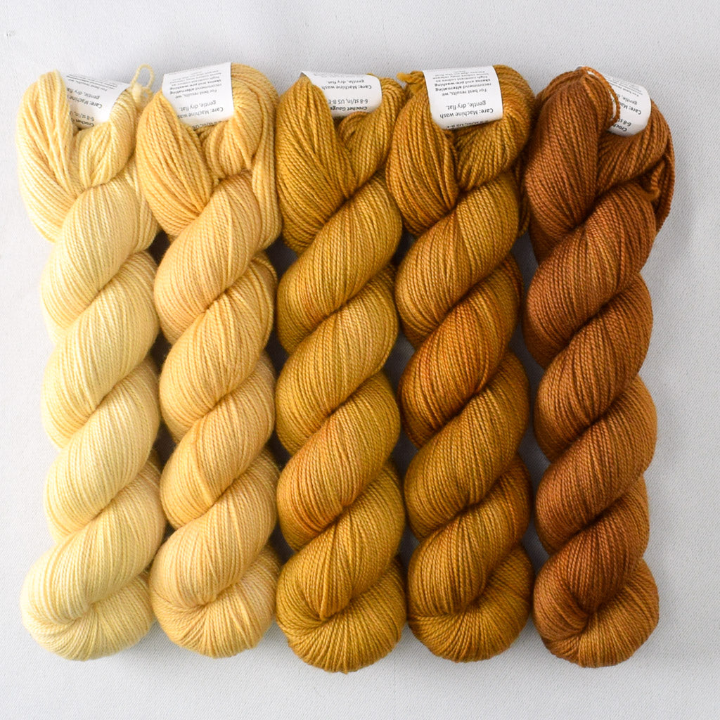 Wheaten, Billy Button, Gilded, Engraved, Dark Roast - Miss Babs Glittering Snowscape Shawl Set