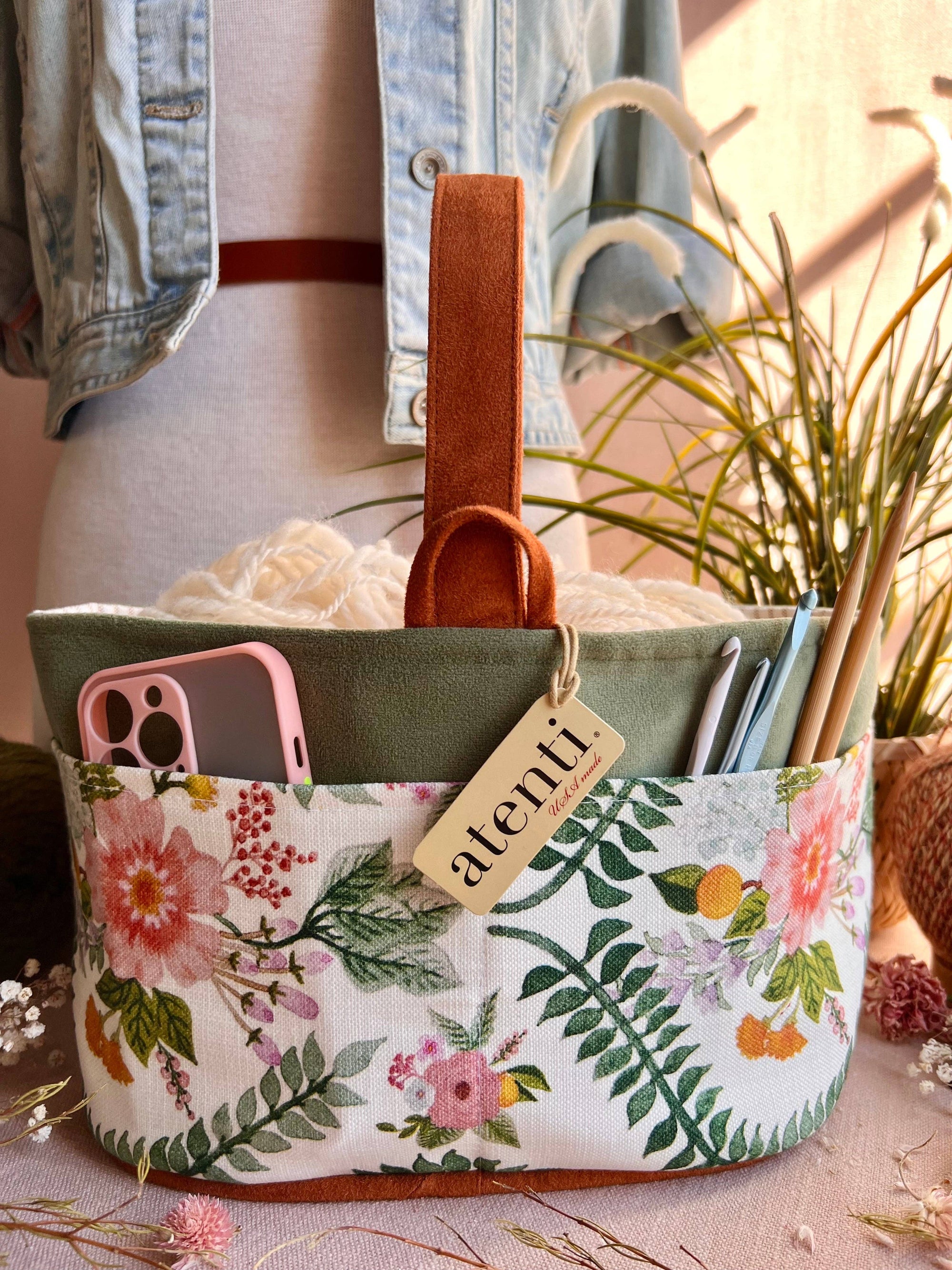 Atenti - Florence Caddy