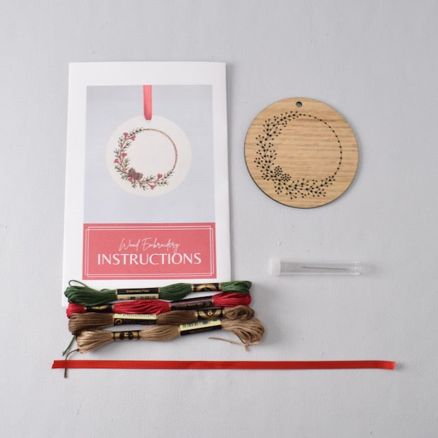 HNB House Pinecone Wreath Ornament Embroidery DIY Kit