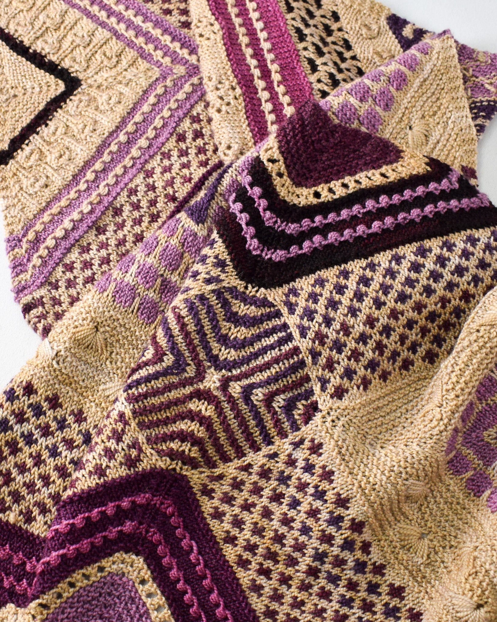 The Knights who say Knit